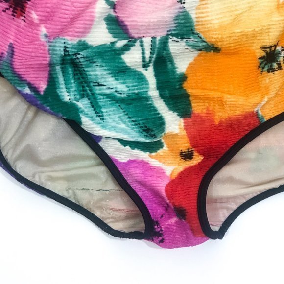 Vintage Women's Floral Swimsuit w/‎ micro-pleating Sz L - Picture 4 of 8